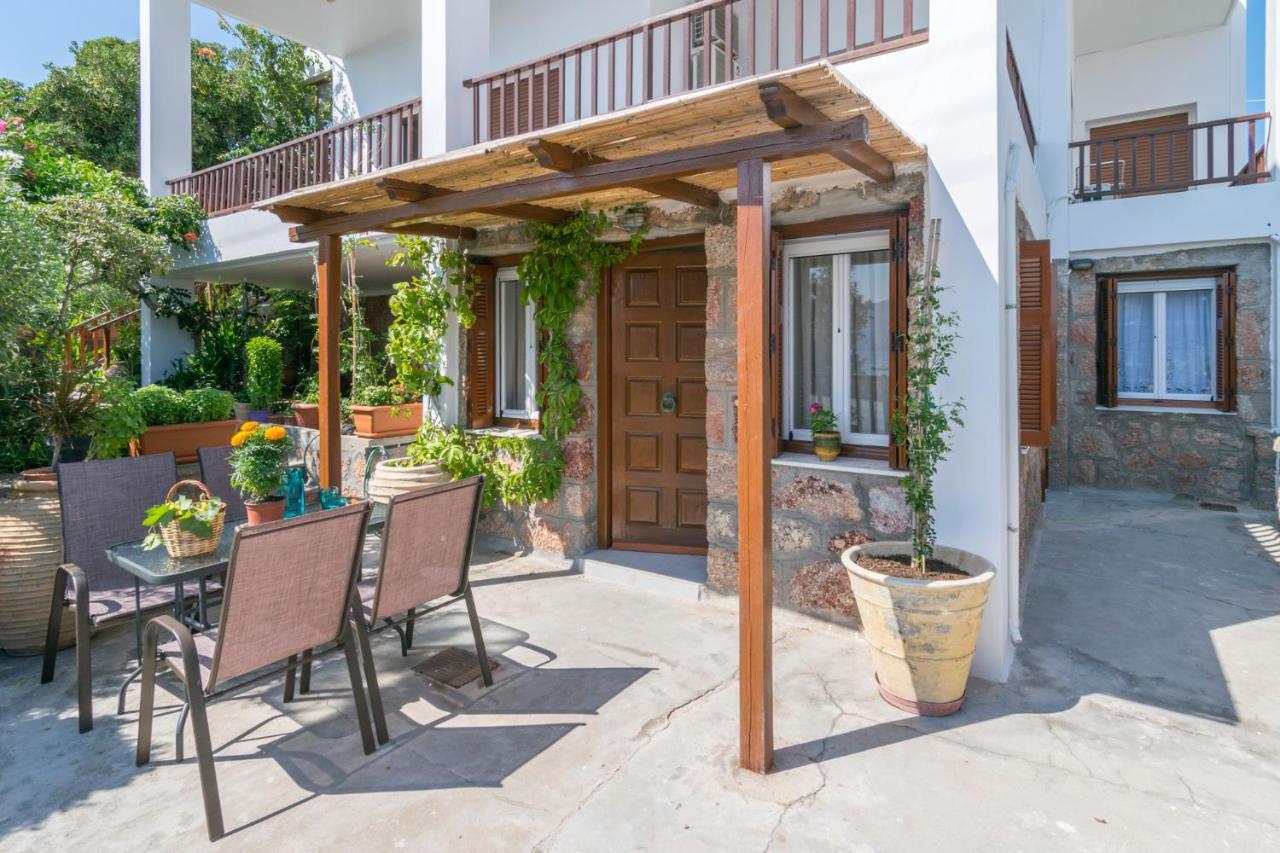 Kourita Garden Apartment With Sea View Near To The Port Of Milos Adamantas  Exterior photo